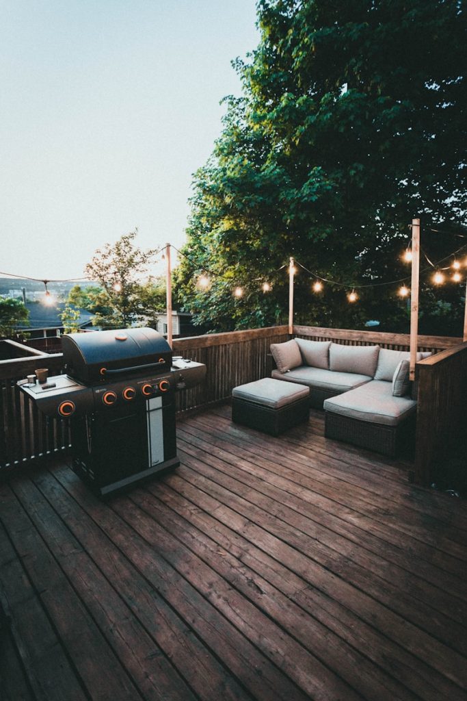 Les secrets pour installer une terrasse en bois durable et esthétique